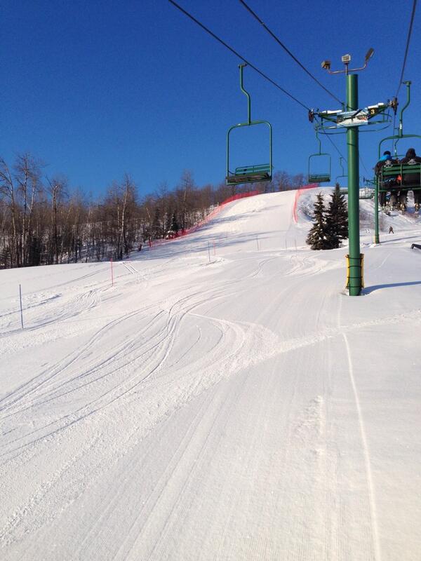 Blakealpine's tweet photo. It's shaping up to be a #bluebirdday http://t.co/qdCxw9xwlr