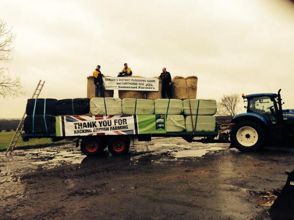 Woolleyparkgolf's tweet image. @JCBAgriculture @NewHollandAG how this for advertising?! Here with @SkyNews @BBCLookNorth @itvcalendar @yorkshirepost