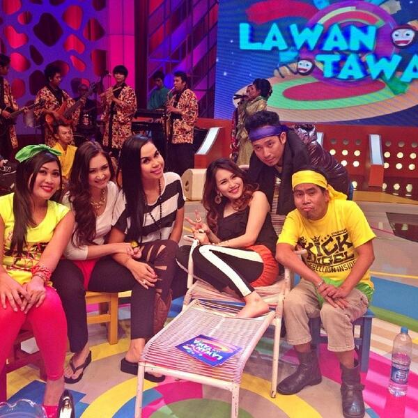 <a href="/laganaband/">Lagana Band</a> <a href="/MelaneyRicardo/">Jill</a> <a href="/boiyenpenyanyi/">BOIYEN</a> @bopakcastello <a href="/DennyCagur_FC/">Keluarga Bang Jali</a> @ayutingting_new <a href="/NafaUrbach1/">NafaUrbach</a>