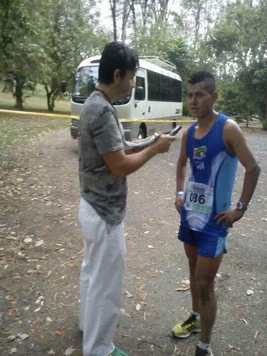 cu_elvin's tweet photo. Entrevista..la nacion http://t.co/GfK7jionee