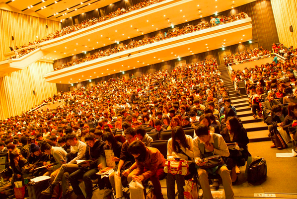 【TABIPP02014 閉幕！】大阪会場も2400席が満席、大成功で閉幕しました。初めての東京大阪の同時開催、課題も多いけどかなり自信になりました。次はどんなおもしろいことしよっかなー。てかまじで旅したいな。 #tabippo