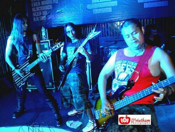 NOISESTARband's tweet photo. ambang christ &amp; baba power metal 
saat menghibur kota depok.. http://t.co/ttKW57wIDG