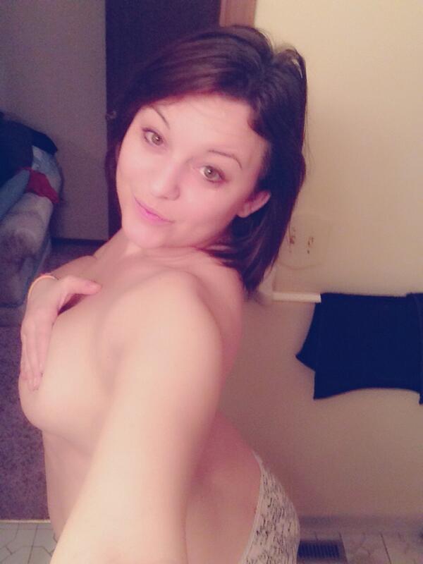 nikki_luv0919's tweet photo. Happy #humpday! Make it wonderful💋 #humps #chivette @theCHIVE @TrueChivettes @_KCCO_ @ChiveNewJersey @ChivettesWorld http://t.co/BJu4QgB6Lx