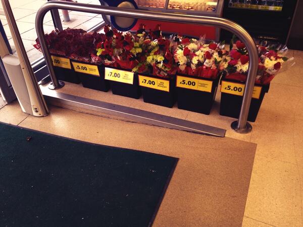 Get your loved ones some flowers ❤️❤️😘