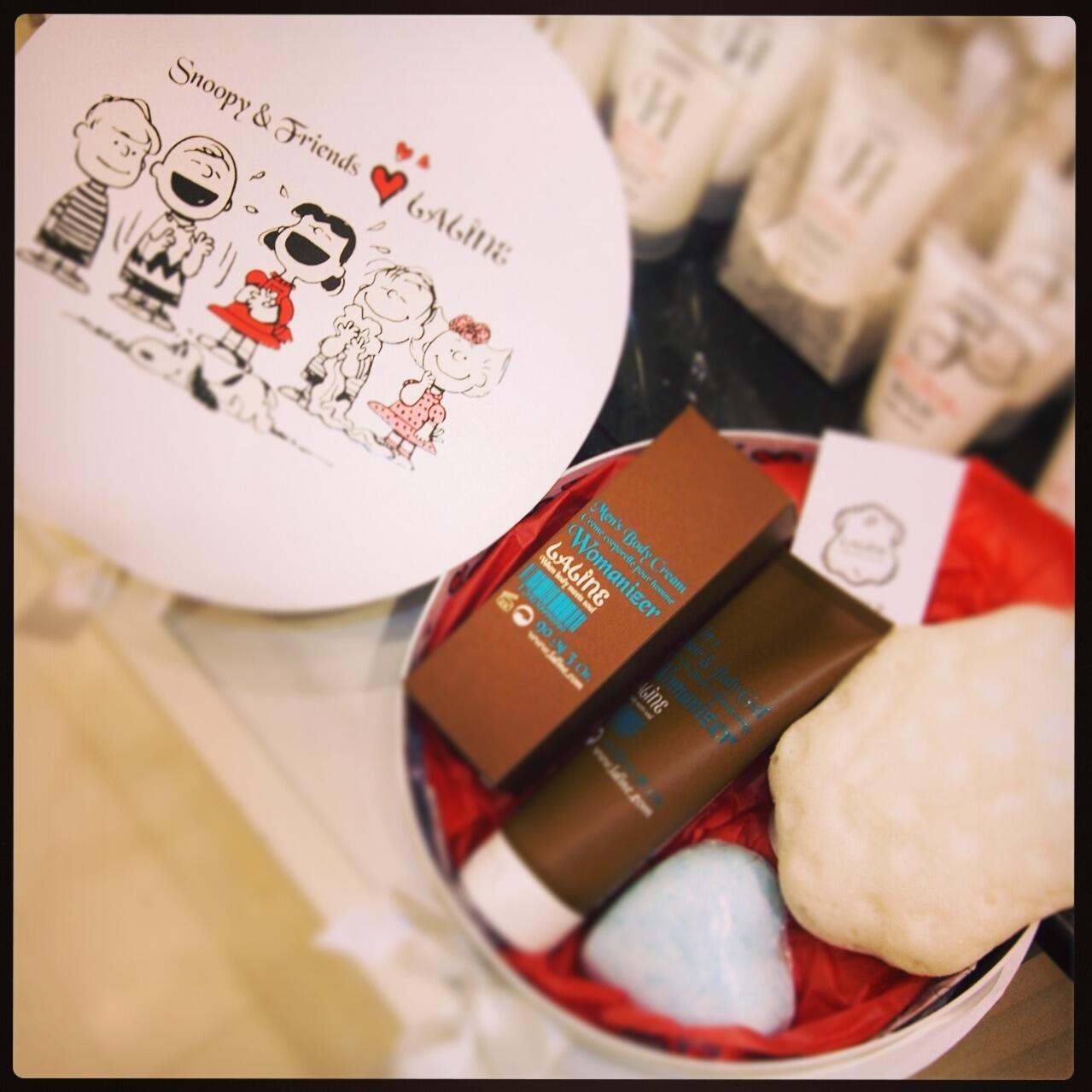ラリン Laline Japan公式 男性にはlalineのメンズライン ウーマナイザー をスヌーピーboxにつめ込んだメンズ 向けギフトがおすすめ 大切なあの人に贈ってlalineの香りでいっぱいにしてあげましょう ﾟ Http T Co Mbgay3peeq Http T Co Jrrxcmhopg