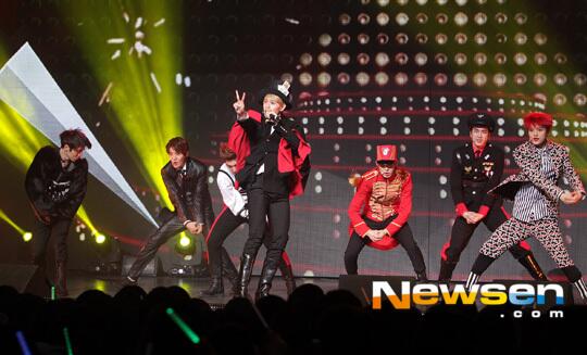 BgRrcr_CIAApDSP.jpg:large