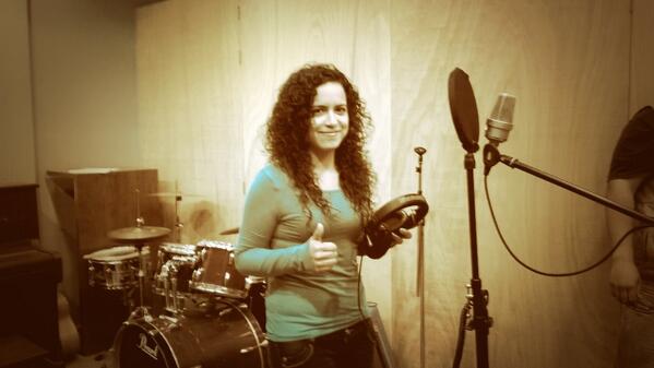 band_utopia's tweet photo. Grabando voces :D http://t.co/wnWavzQx5y