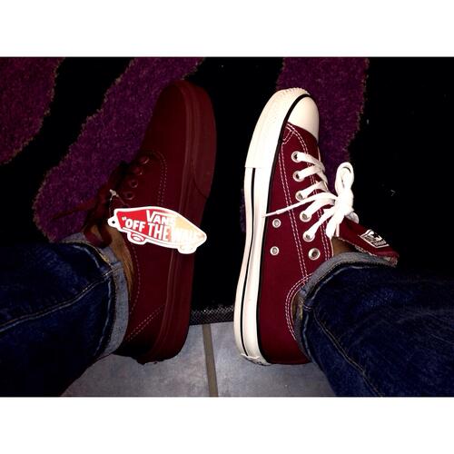 FashionTweeter's tweet photo. RT als je Vans en/of All Stars hebt! http://t.co/YN5bUI7kmq