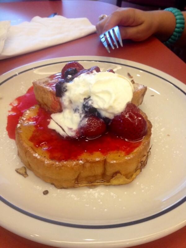 wiwo1973's tweet photo. Rico desayuno en IHOP http://t.co/GDqDux24IT