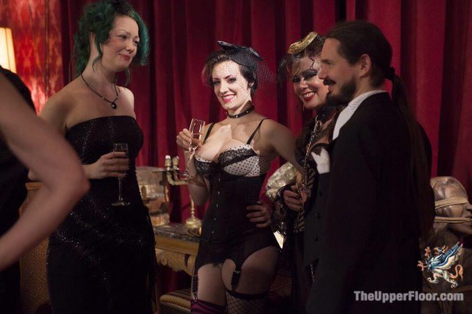 Smoozing on @TheUpperFloor with @DenaliWinter <3 http://t.co/y6FSU9H7QI<a class="tags" href="/tag/theupperfloor">@theupperfloor</a><a class="tags" href="/tag/denaliwinter">@denaliwinter</a><a href="/tag/booty"class="tags"><span>#booty</span></a><a href="/tag/nofilter"class="tags"><span>#nofilter</span></a><a href="/tag/butt"class="tags"><span>#butt</span></a>