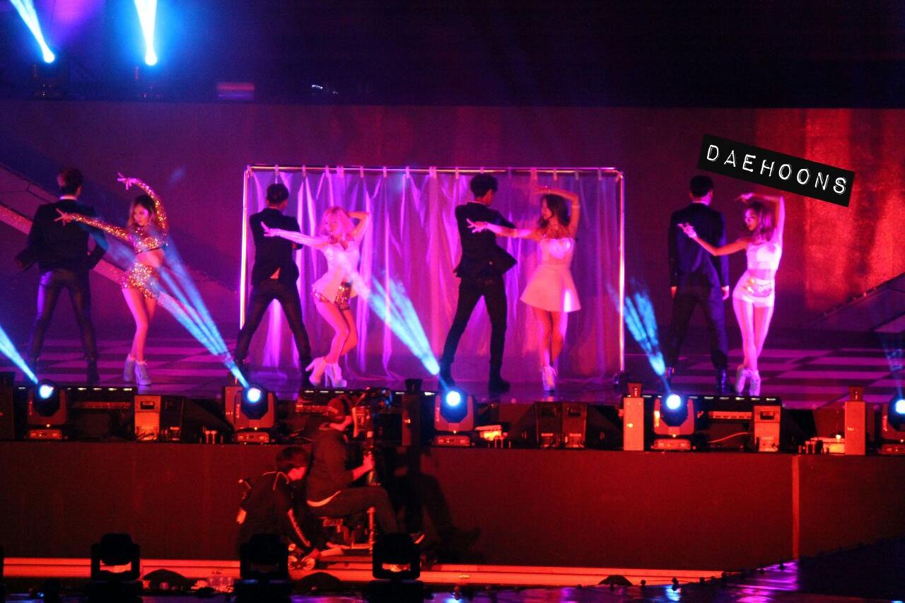 BgSMkWECYAAzY9X.jpg:large