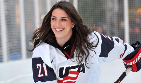 SochiBabeWatch's tweet photo. Hockey player Hilary Knight of the USA #Sochi2014BabeSpotter http://t.co/aToiRQwZow