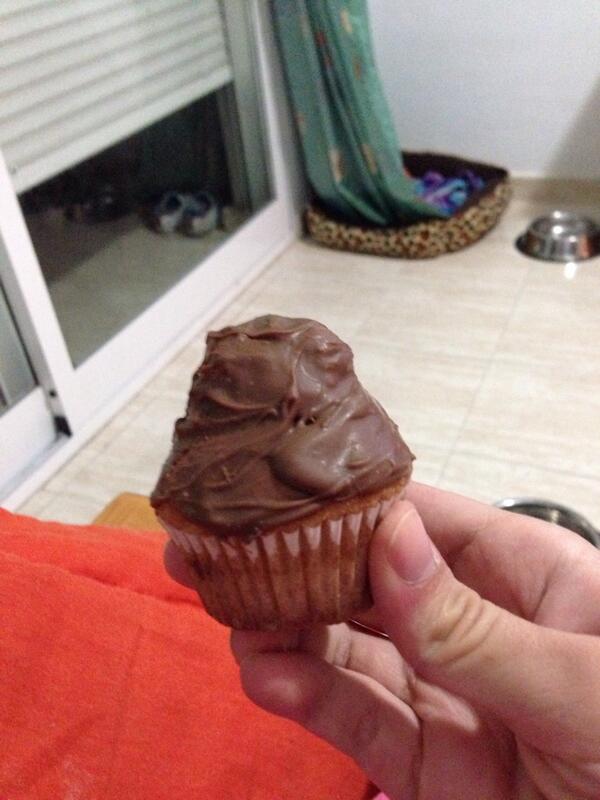 CheyenneHrrnz's tweet photo. Que ricas estan las magdalenitas que ha hecho @Zoe28A jaja DELICIOUS JAJAJAJ😋 http://t.co/aZhPA11GLc