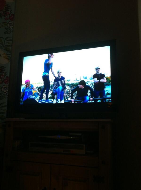 crazy4rossyR5's tweet photo. Beyond proud #omg #mybabies #fuckingproud😘 http://t.co/lj5bTzkYir