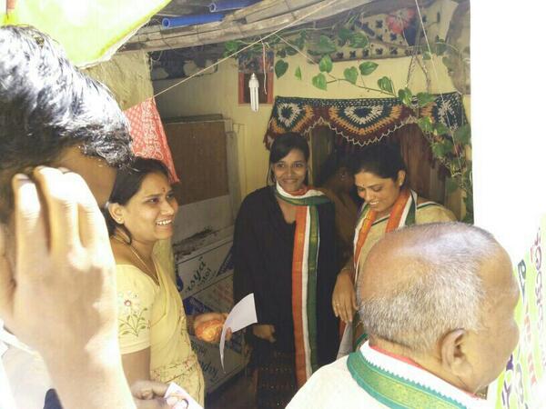 ApycM's tweet photo. Yuva jana bata padyatra programme in sanathnagar assembly in Ambeerpet division jai conrss.... http://t.co/guKdb4AM7o