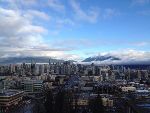 CityofVancouver's tweet photo. Good morning #Vancouver! That sky is looking mighty fine today. #viewfromcityhall http://t.co/BwZoXzMscy