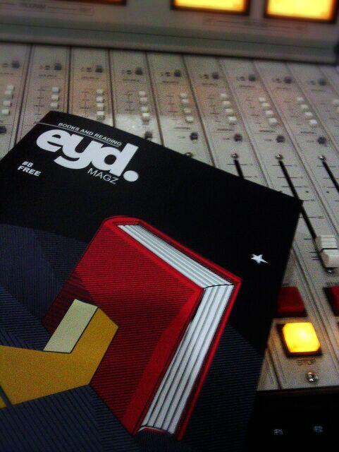 Rubrik BACKSOUND nya nolong banget buat bahan siaran #GodSaveThePop . Thanks <a href="/eydMagazine/">eyd.Magazine</a>