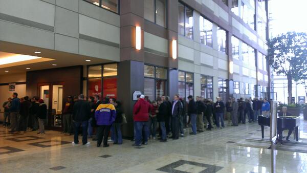 Billy_Pederson's tweet image. “@KFAN1003: The RUBES are lining up for the greatest event. Who will be this year's #PSTVI winner? http://t.co/gwHCpMtX4r”
@Faye72