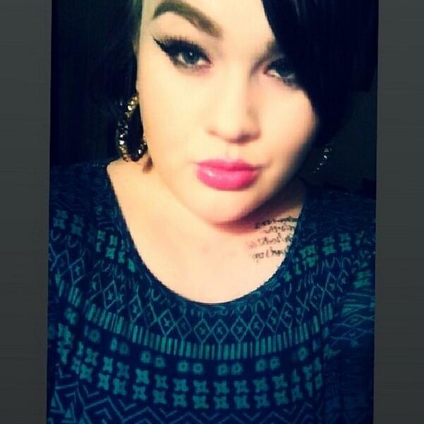 ashleebanks87's tweet photo. #sexyme #pinklips 💋 http://t.co/XTrSpw0g2K