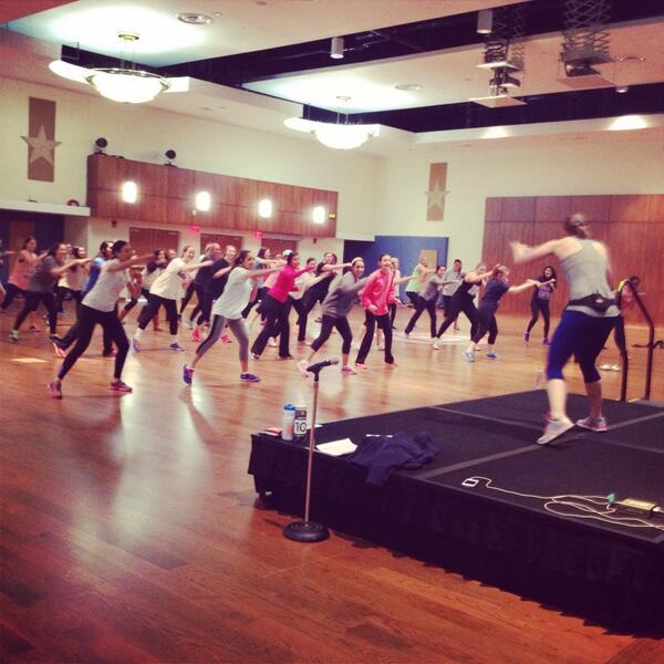 aperez0718's tweet image. #Kickboxing Brownbag today! The ladies are getting fit and fierce! @UTSACampusRec @utsaphc 💪#utsafslife