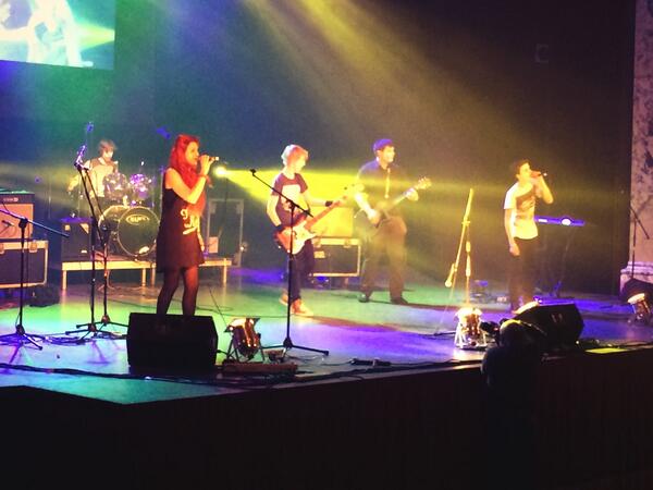 fevaFest's tweet image. From Boroughbridge High School, Weekend Offender perform with attitude Green Day would be proud of @ampawardsuk