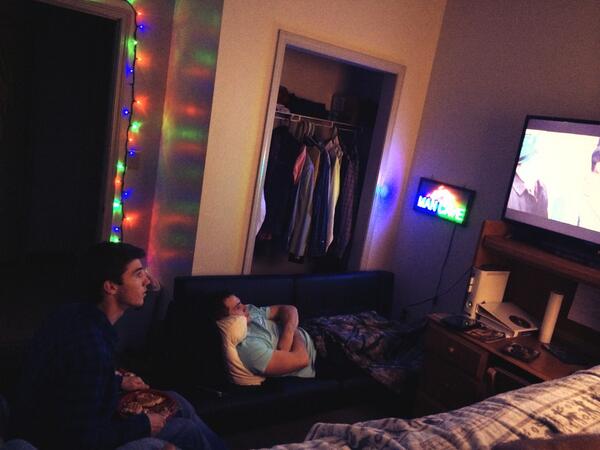 estebanwendel's tweet photo. Movies all day in the batcave 👍👍👍@TheRealElHefe34 @BrettmPiland http://t.co/R3CJ7bQKAD