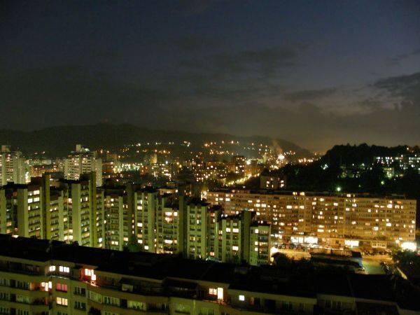 GradTuzla's tweet photo. Tuzla nocu.. http://t.co/4t6a3LIOuK