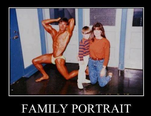 WorkoutFunnies's tweet photo. Know somebody who takes every opportunity to show off? This is maybe a bit far... http://t.co/qXlTV7QcTa