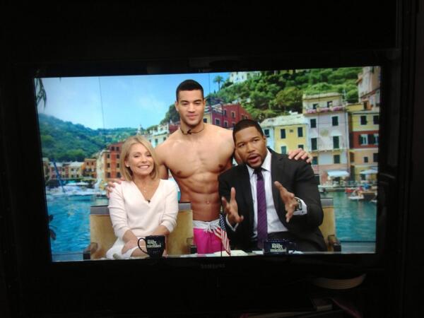 DevinGoda's tweet photo. Had an absolute blast on Live with Kelly and Michael today http://t.co/fqG6u8u3EL