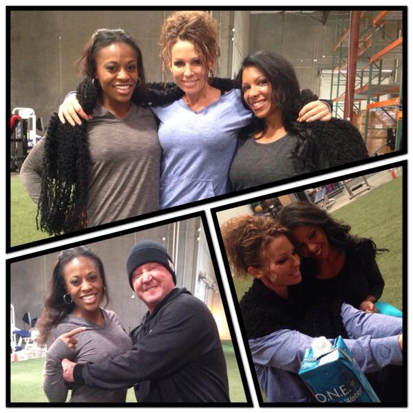 cocobyday's tweet photo. @BelezaBrazilFit Model Team shoot! WE DIDN'T COME TO PLAY!!! @ElaineGoodlad @TerryGoodlad @AnaTigre http://t.co/xRXs5jW7RG