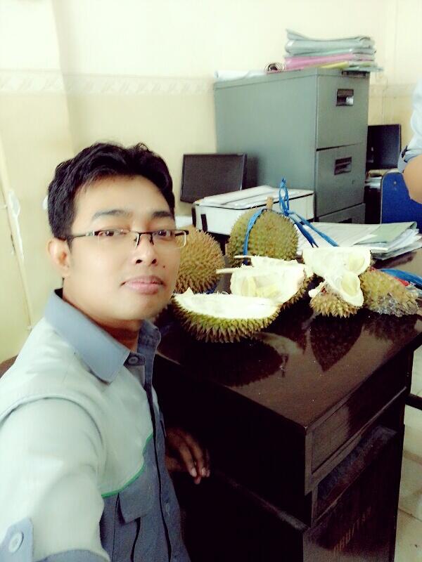 rean_aja's tweet photo. pesta duren @ QC ONFARM via #Camera360# http://t.co/PGYmXvnpnW