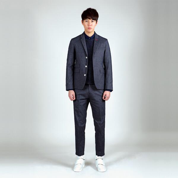 내일 이 시간. 그녀와의 데이트를 위해, 세련된 모던함이 묻어나는 캐주얼 수트를 준비해보세요. 그녀가 준비한 초콜릿만큼이나 달콤하고 로맨틱한 시간이 될 거에요. :-) MK4A12103R/MK4A24102R