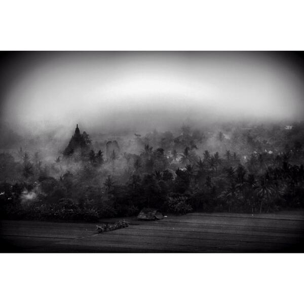 SinggihPrasetyo's tweet image. #intcon #bw_indonesia #temple #bnw_life_invite #bnw #landscape_indonesia