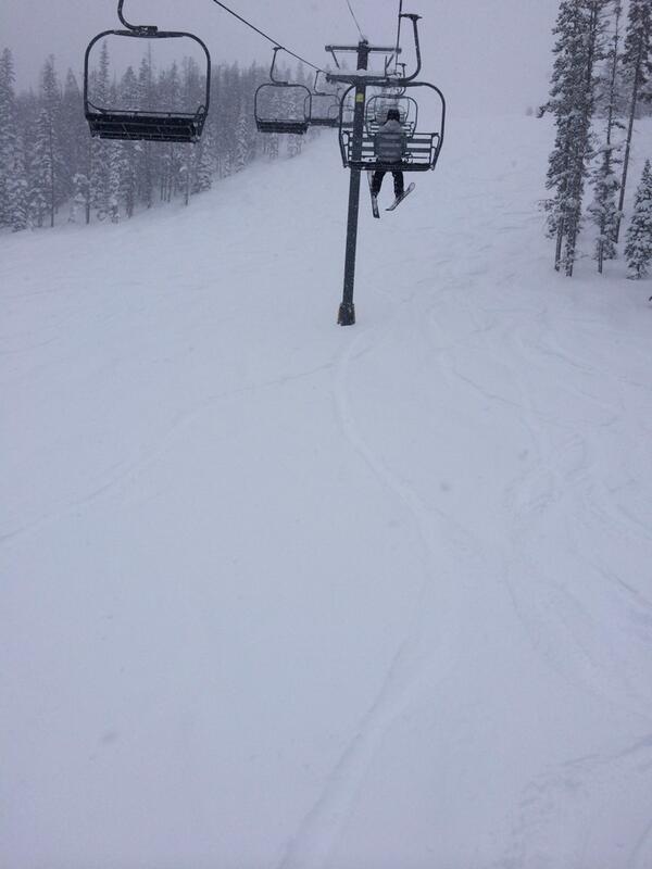 wind4me's tweet photo. @jenroeNY @JasonBWhitman @KristenSkiMom @skibumPC @KatherineatPico @SPWalshCT somebody need #powderwhore http://t.co/BdR2SmIoSN
