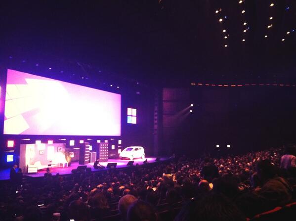 C est parti pour les #mstechdays ! Digital is business and also music -Daft punk sur scène?!