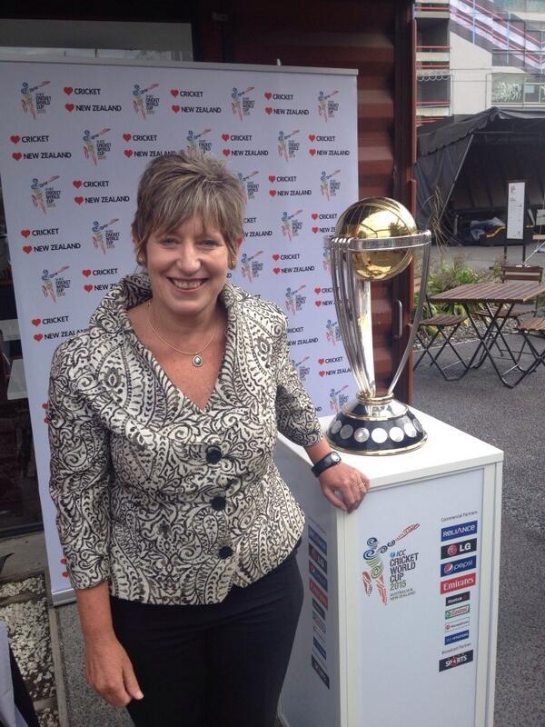 allrightnz's tweet image. ICC Cricket World Cup starts in 365 days! Here's Mayor @LianneDalziel with The Cup!