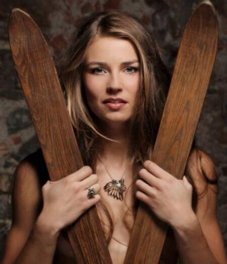 Kennedygowe's tweet photo. Tina Maze is so hot #WCW #Gold http://t.co/BFxSwDGoMU