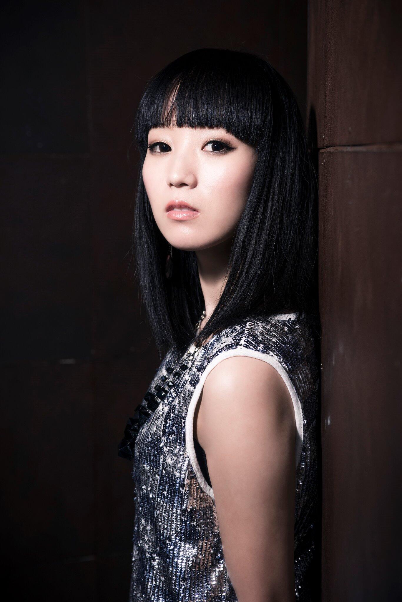 BgW9wGtCYAIV5R4.jpg:large