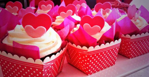 FarmsteadCafe's tweet photo. Nice Valentine cupcakes by Riekie!!! #ValentinesDay http://t.co/3METQTsE3I