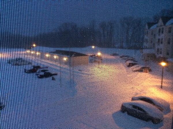 mullins_deb's tweet photo. Fabulous snowfall in Bel Air!!  Keep it coming Mother Nature!! #snoWBAL http://t.co/nIZQgnbEwD