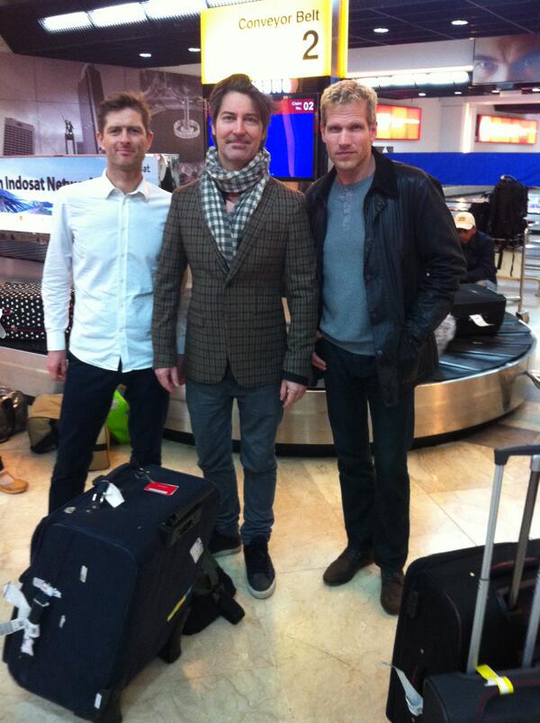 U guys so amazing. Love you always.. <a href="/OFFICIALMLTR/">MichaelLearnsToRock</a>: Just arrived in Indonesia:-)
Next stop "