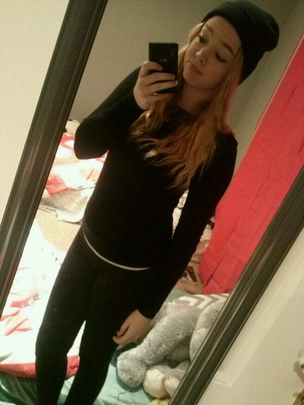 Emma_Nicholle13's tweet image. #spymode #allblackerrything