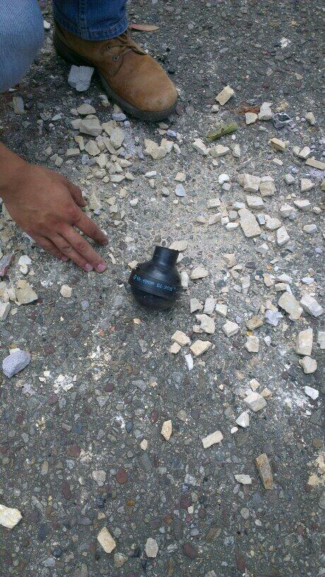 Genaro_MendezA's tweet photo. Algunos juguetes que nos están lazando. http://t.co/iiJys9gKXY