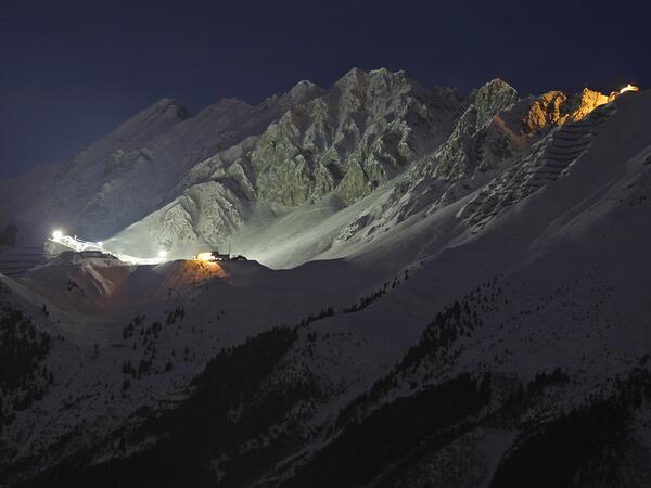 Nightsession am Fr, 14.02. von 17:30 - 21:30 Uhr mit Flutlicht und anschließender Party in der Cloud 9!