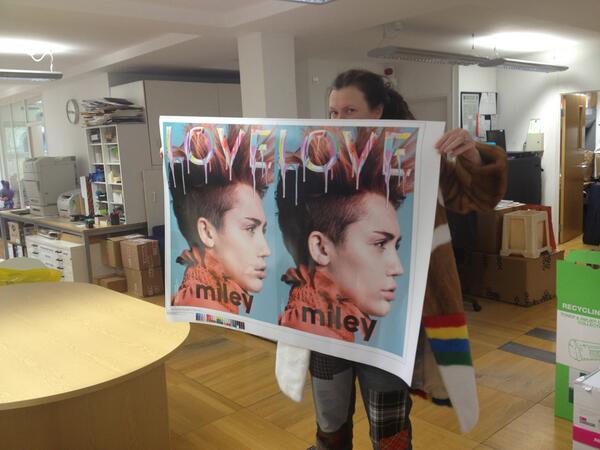 2 x Miley + 1 x KT! Love the LOVE 11 posters – thanks for the drips Isa <a href="/Isamayaffrench/">isamaya</a>