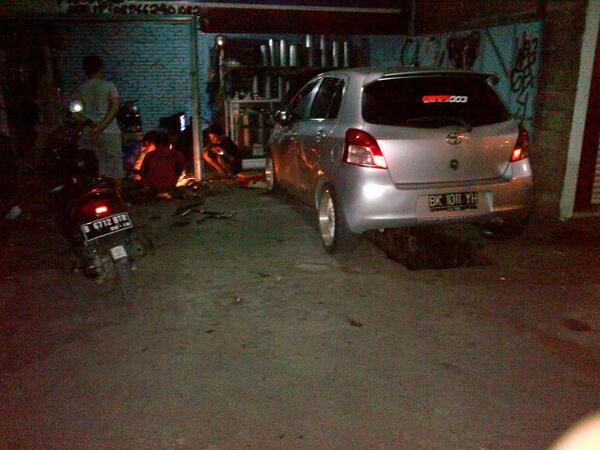 Lgi nungguin si mona ganti header nih, with @CLz_SevenfoLd @HarsyaPV <a href="/landupratama/">Landu Aji Pratama</a> <a href="/andikrmyt/">Andik Rohmayanto</a> <a href="/RUDIrest/">Rudi Fajaresta</a> <a href="/BenKML/">BenkBenk</a>