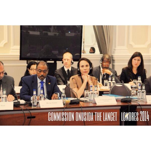 Sylviabongo's tweet photo. [PHOTO] Participation à la #AIDScommission @UNAIDS @TheLancet à Londres aujourd’hui pour un avenir sans #sida #Gabon http://t.co/mKb0HeSiAI