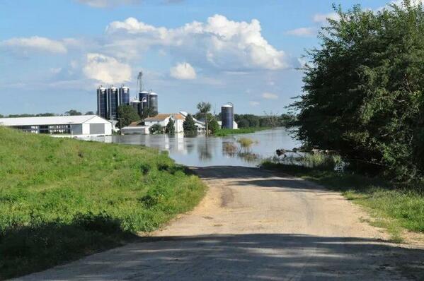 kimberlymeier's tweet image. @NickEhlers01 @dustin318 @ZwithR @NastyNate9560 maybe this is a better rain fun angle... #July2010