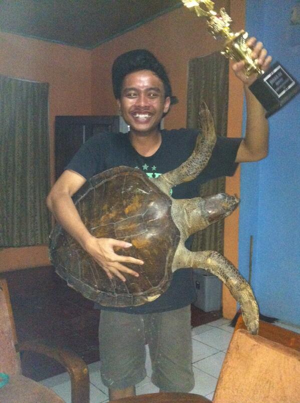 azis335's tweet photo. Korban gapleh RT trible winner hahahahahahah @InfoMajalengka http://t.co/mM9rsDoCgK