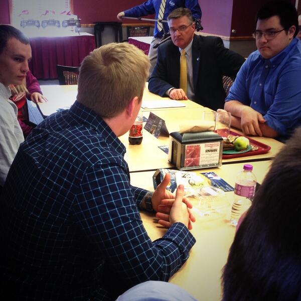 ElectFrese's tweet image. Had a great visit with the Monmouth College CRs this afternoon on campus. #Frese2014 #ILGOP